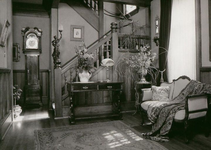 Mission & History - ROEDDE HOUSE MUSEUM parlor image