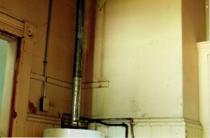 Pantry B25