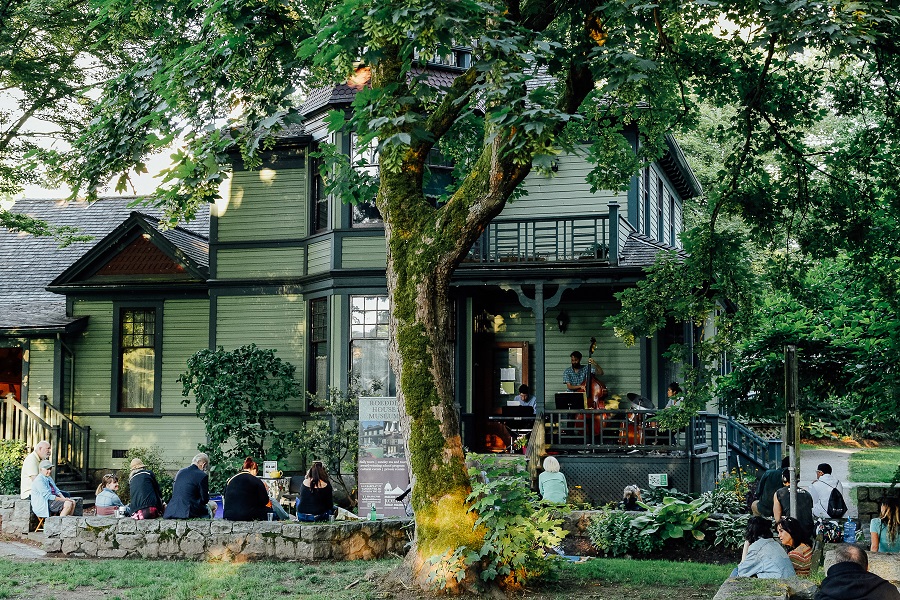 Jazz On The Porch August 2022 - ROEDDE HOUSE MUSEUM jazzconcert porch view small
